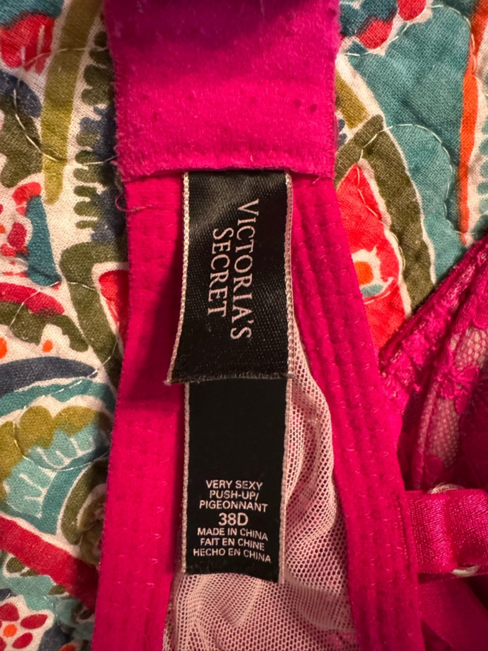 Victoria's Secret Fuchsia Lace Push-Up Bra - Picture 4 of 6